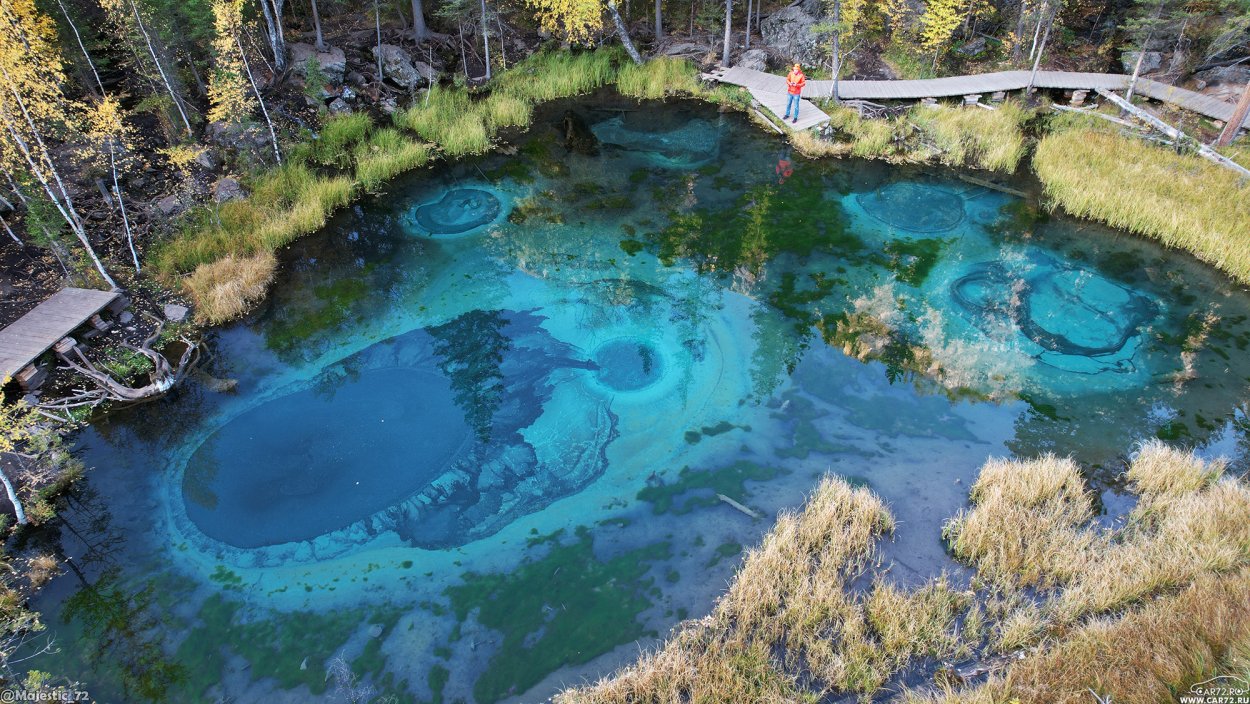 Гейзерное озеро Алтай зимой