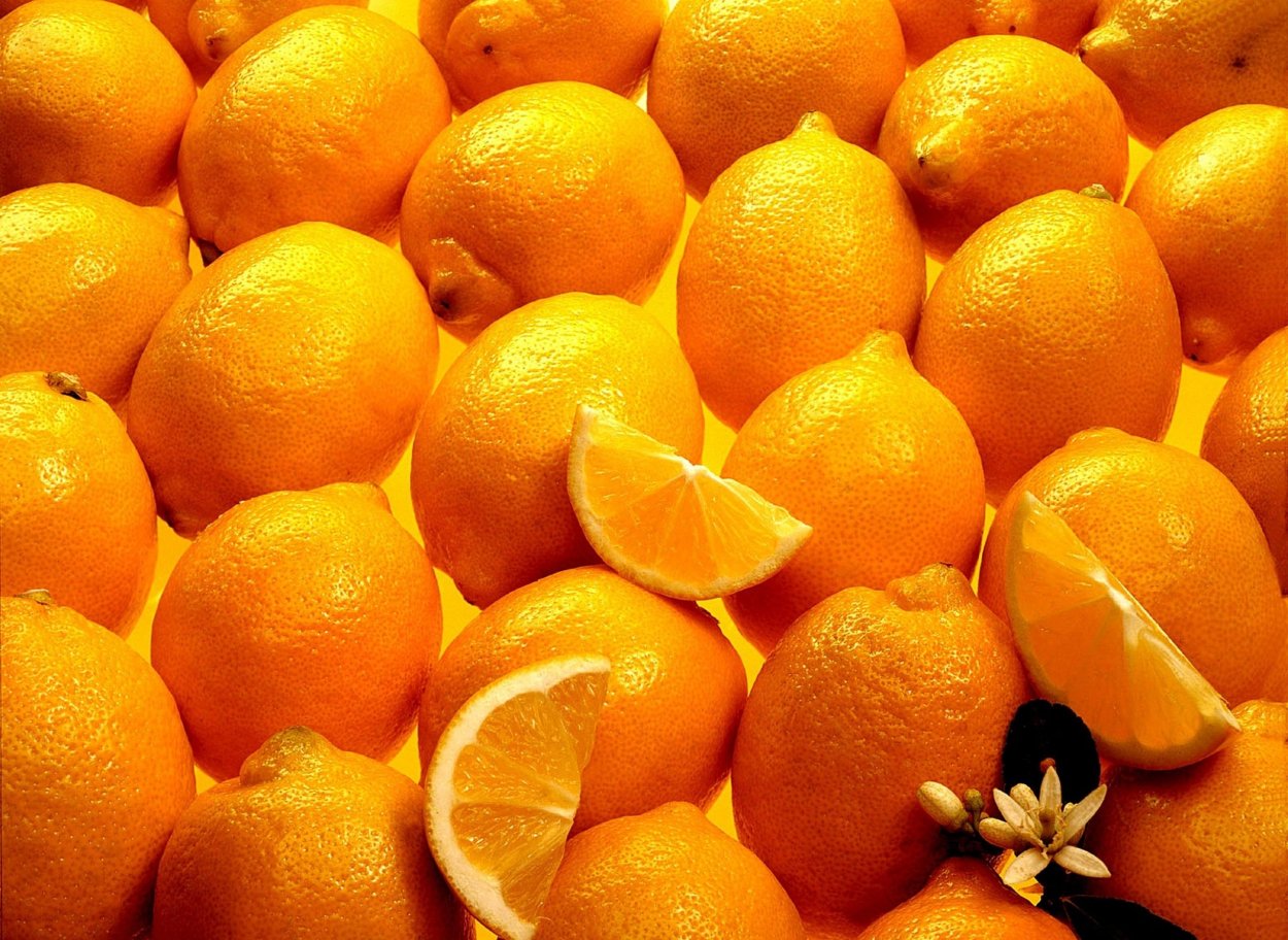 Желтый лимон