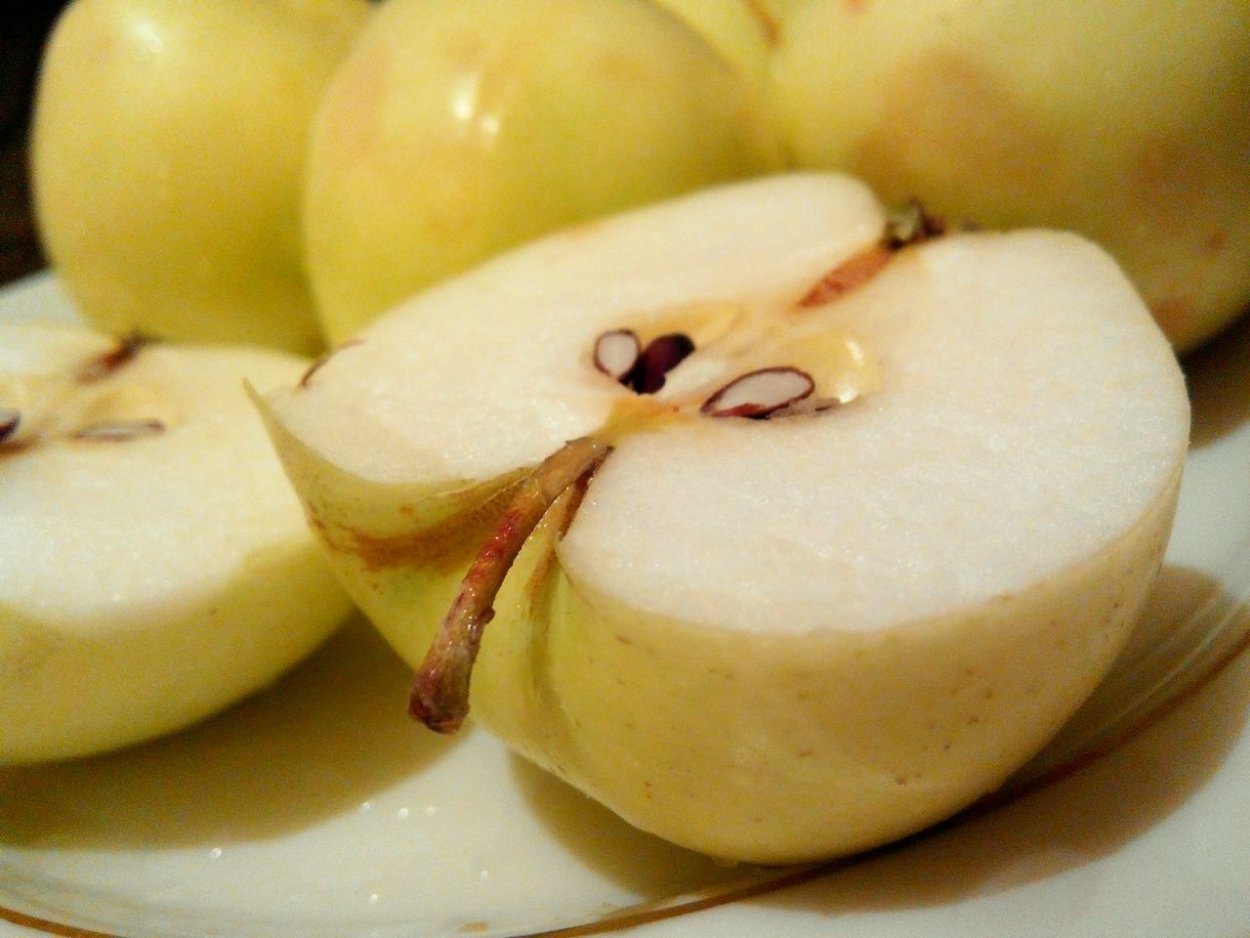 Яблоко снежный Кальвий