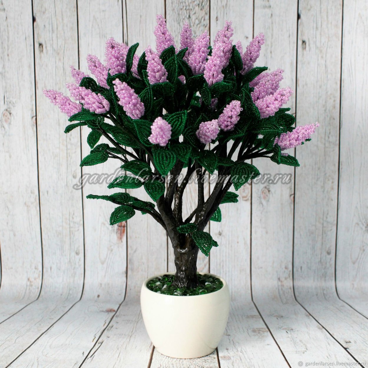 Бисерное дерево сирень