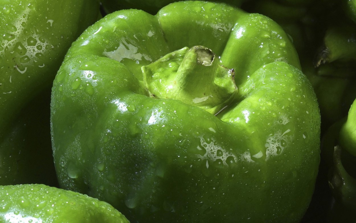 Зеленые овощи перец