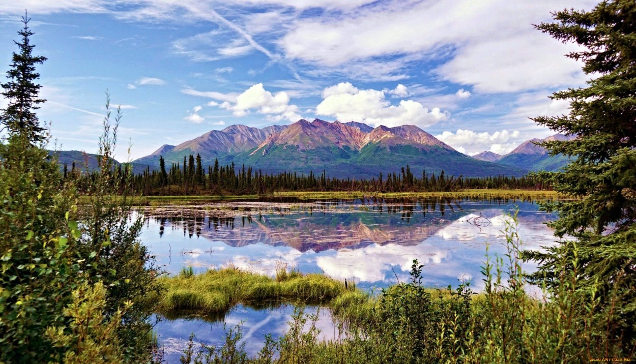Манарага Уральские горы Северное сияние