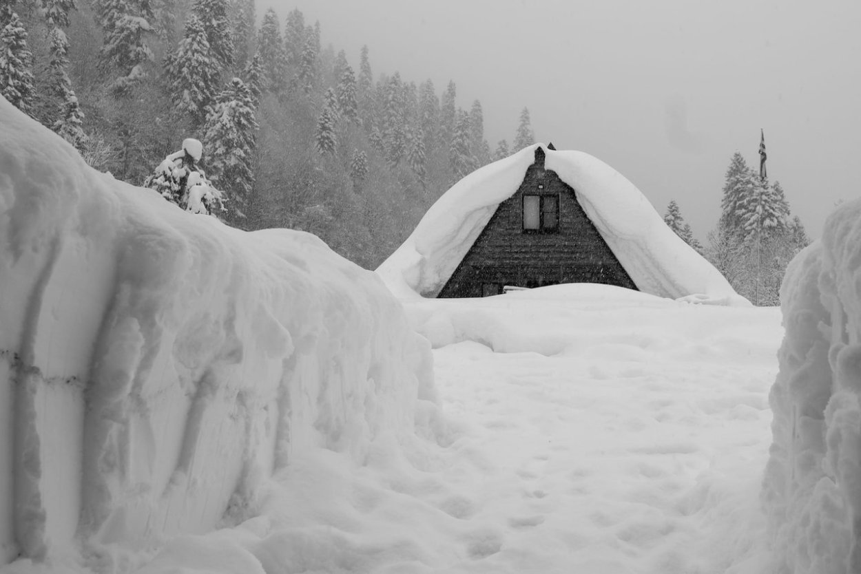 Аджария снег