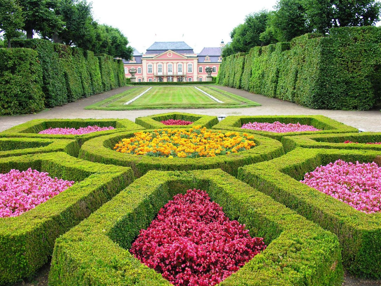 Французский сад Версаль клумбы