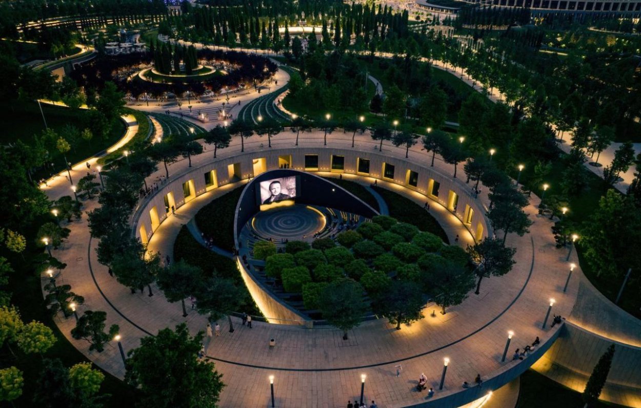 Амфитеатр Галицкого Краснодар деревья