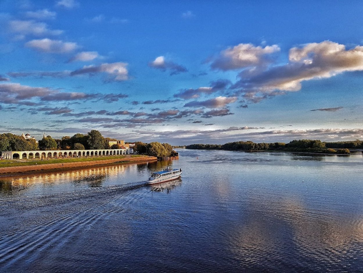 Река Волхов в Великом Новгороде
