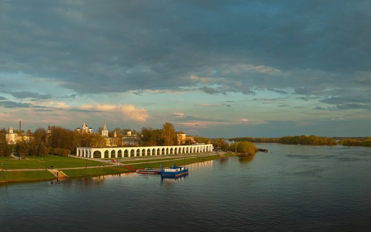 Река Волхов в Великом Новгороде
