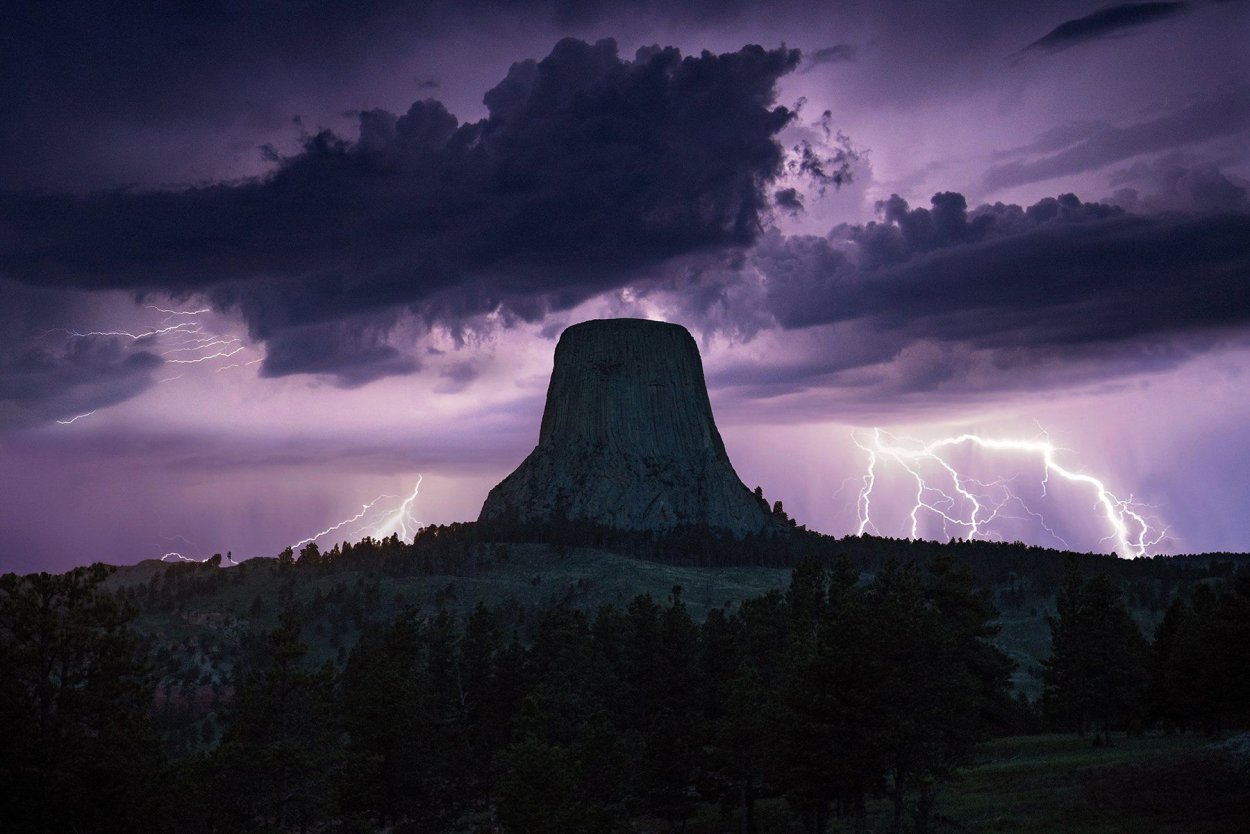 Башня дьявола США свечение