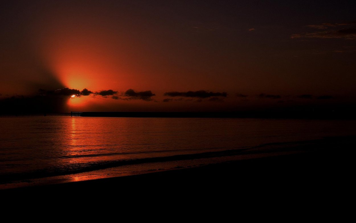 Ночной закат на море