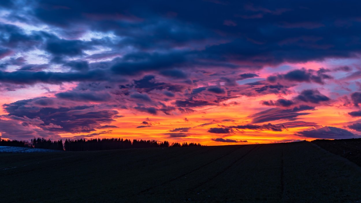 Темное небо закат