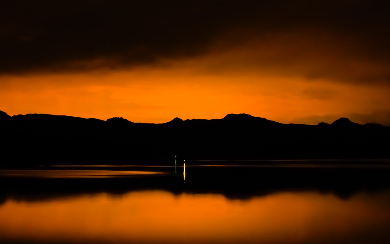 Темный пейзаж