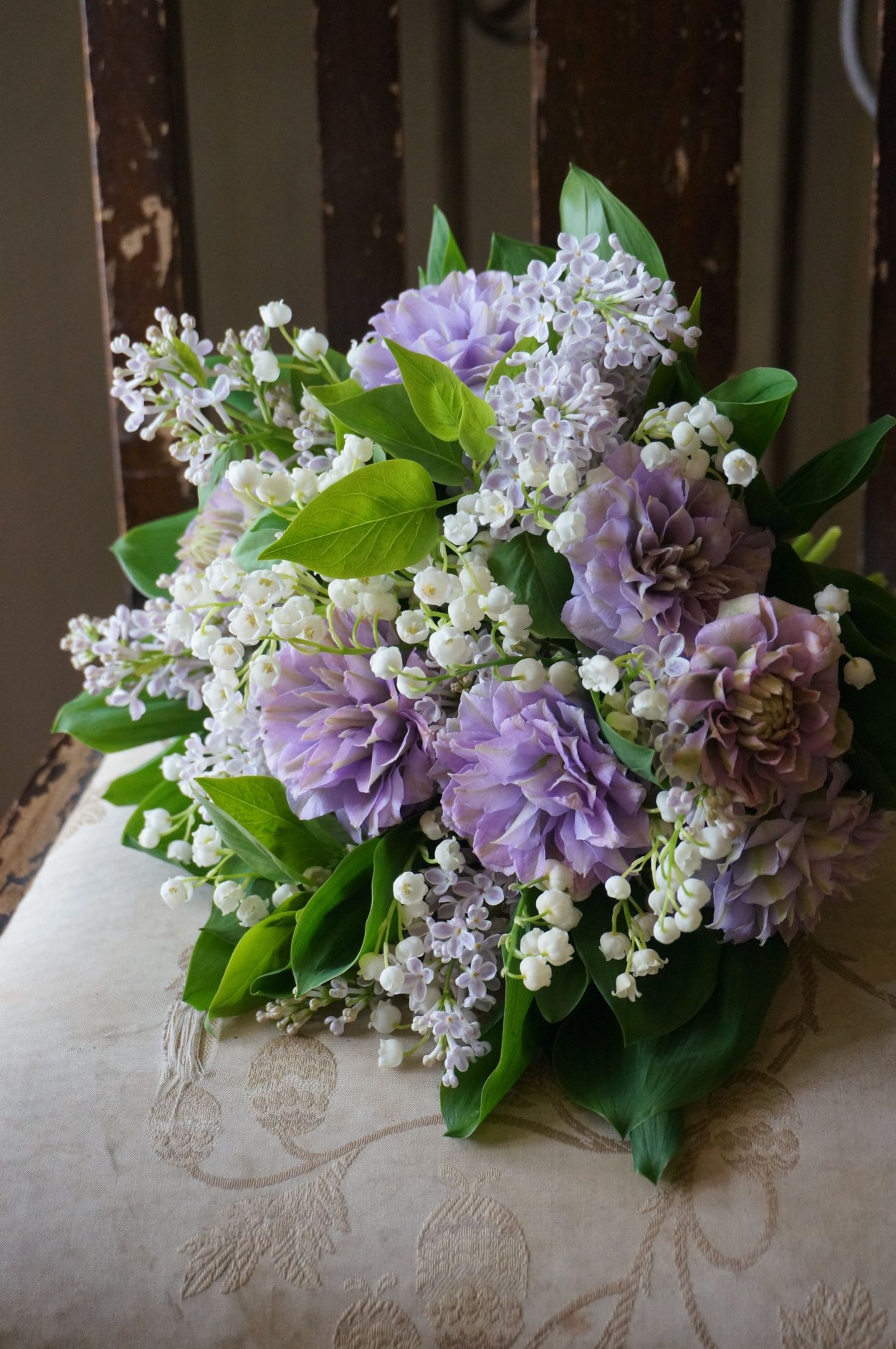 Фиалки и гипсофилы