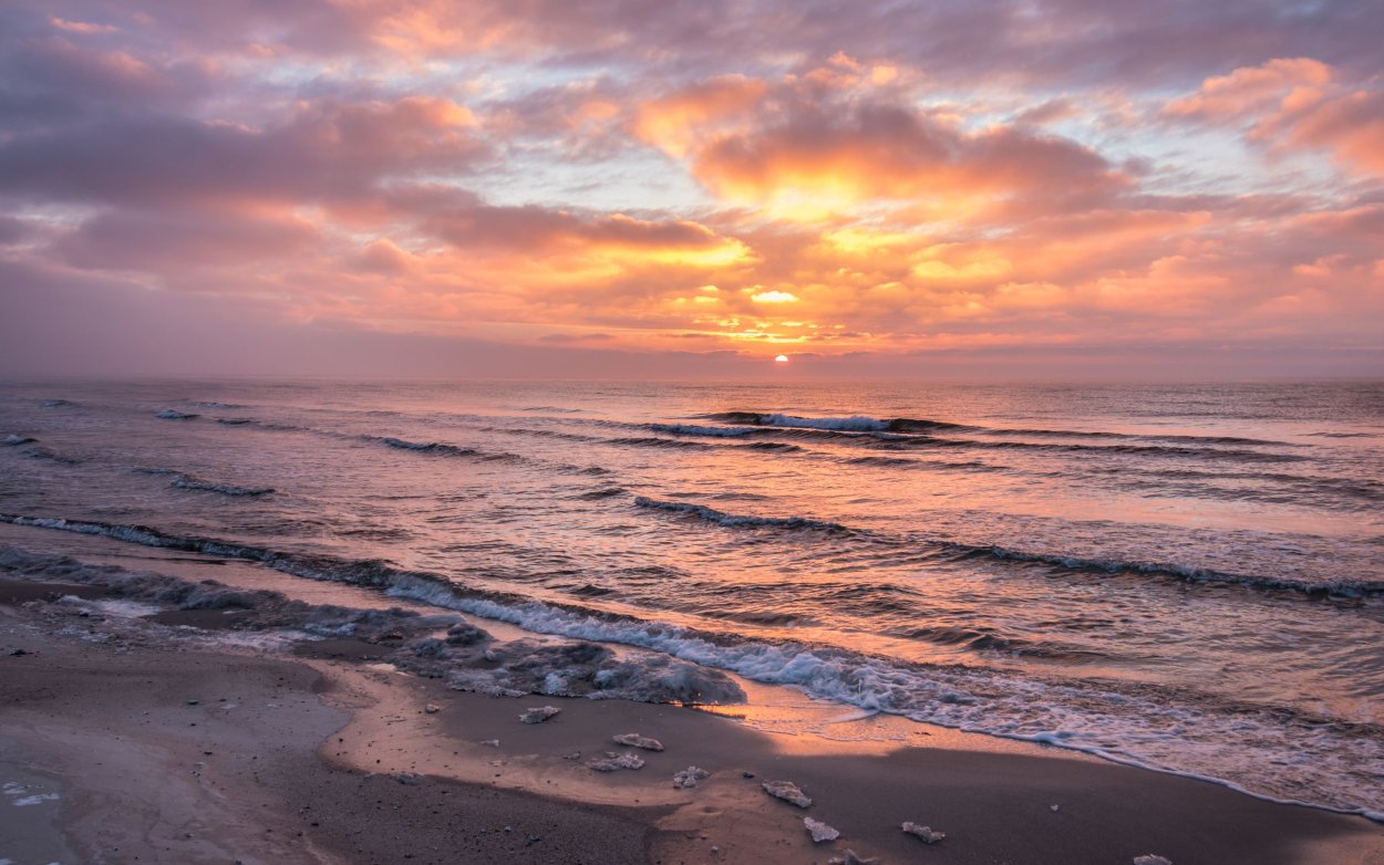 Рассвет на море