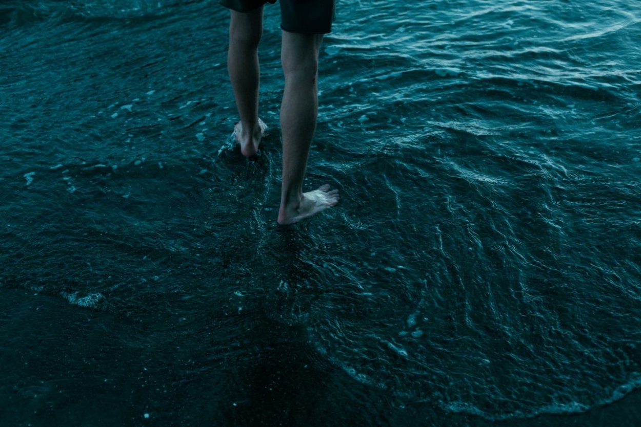 Парень в воде Эстетика