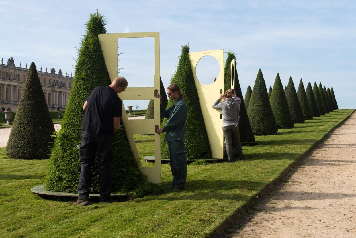 Топиарная стрижка туи Смарагд