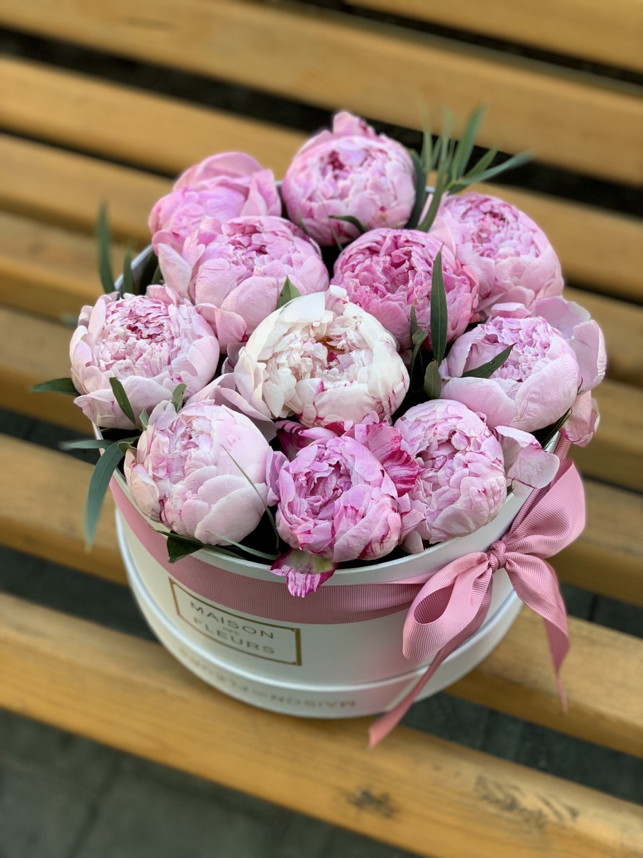 Букет пионов с днем рождения