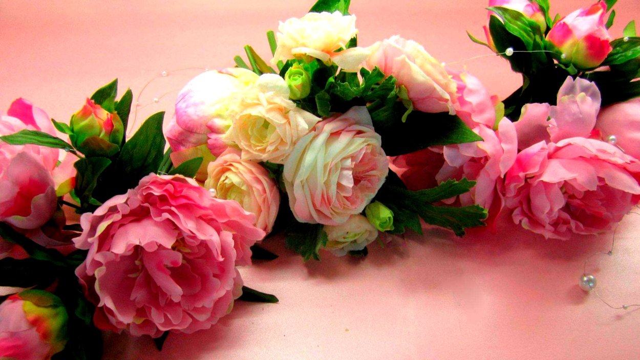 Нежные пионы