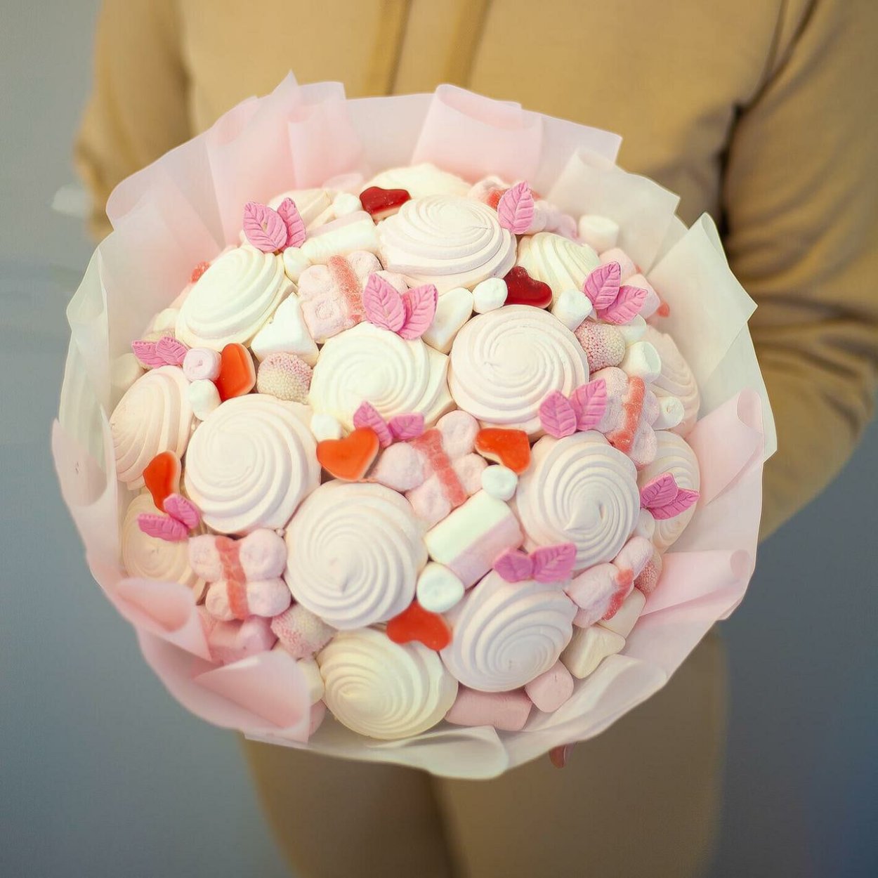 Букет из зефира конфет и мармеладок