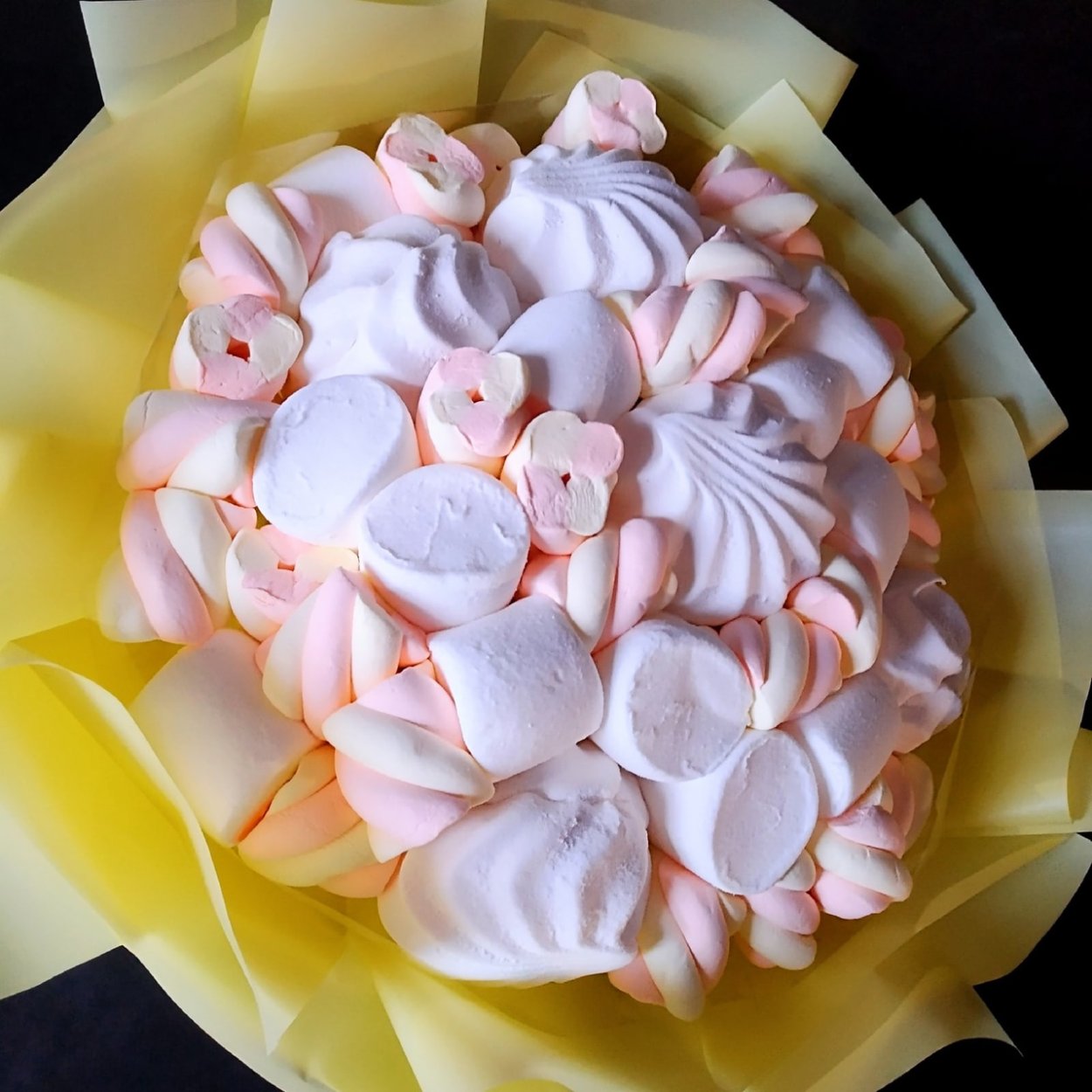 Букет из зефира и маршмеллоу