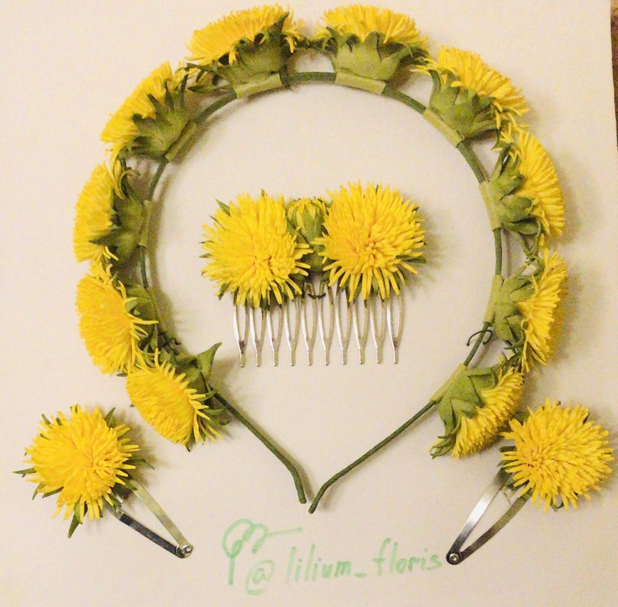 Ободок из одуванчиков