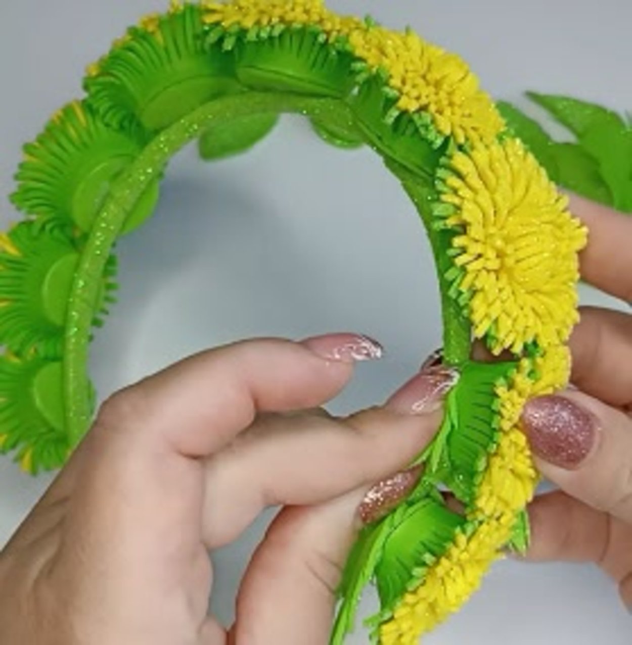 Листик одуванчика