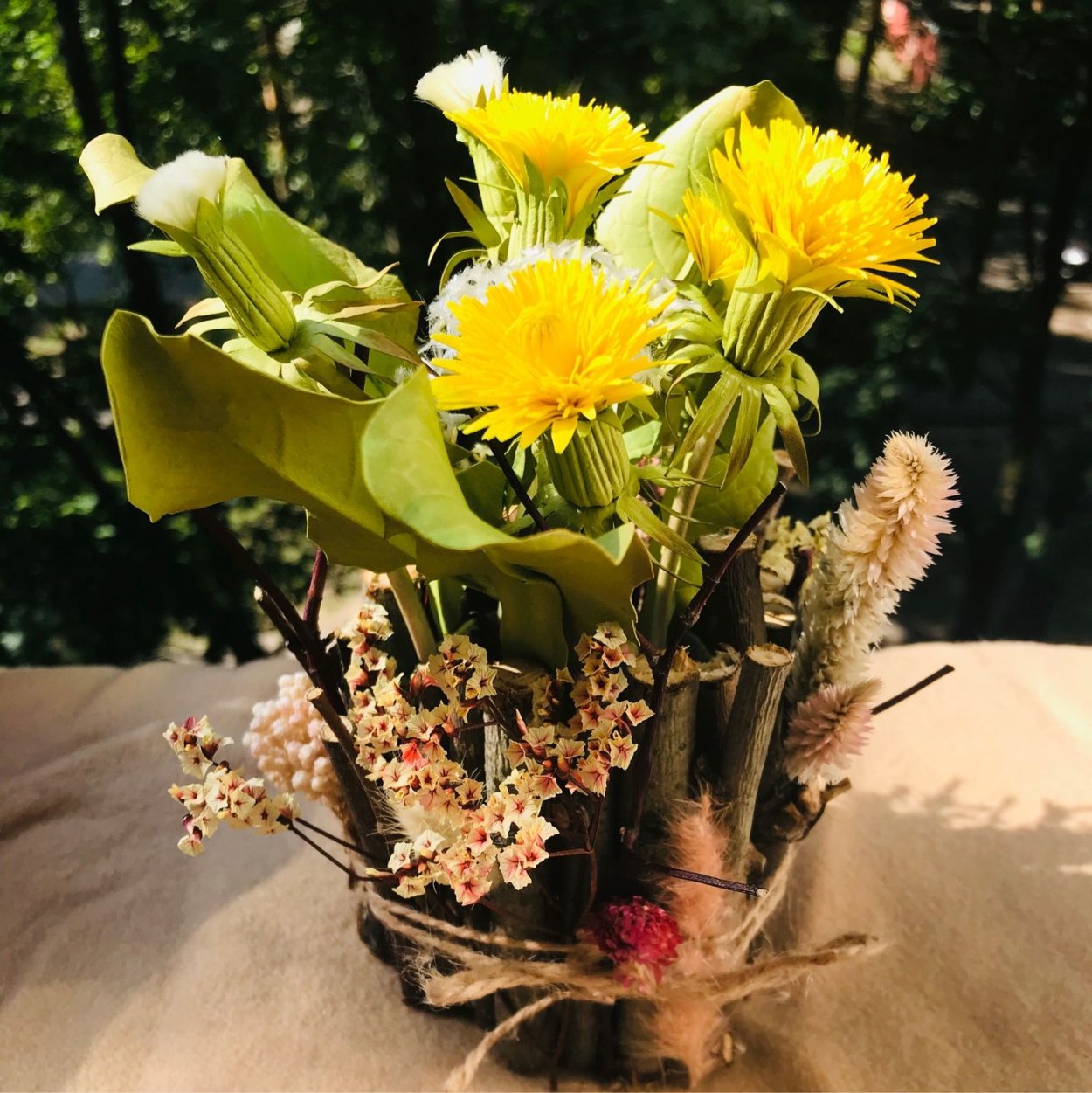 Композиция из одуванчиков из фоамирана