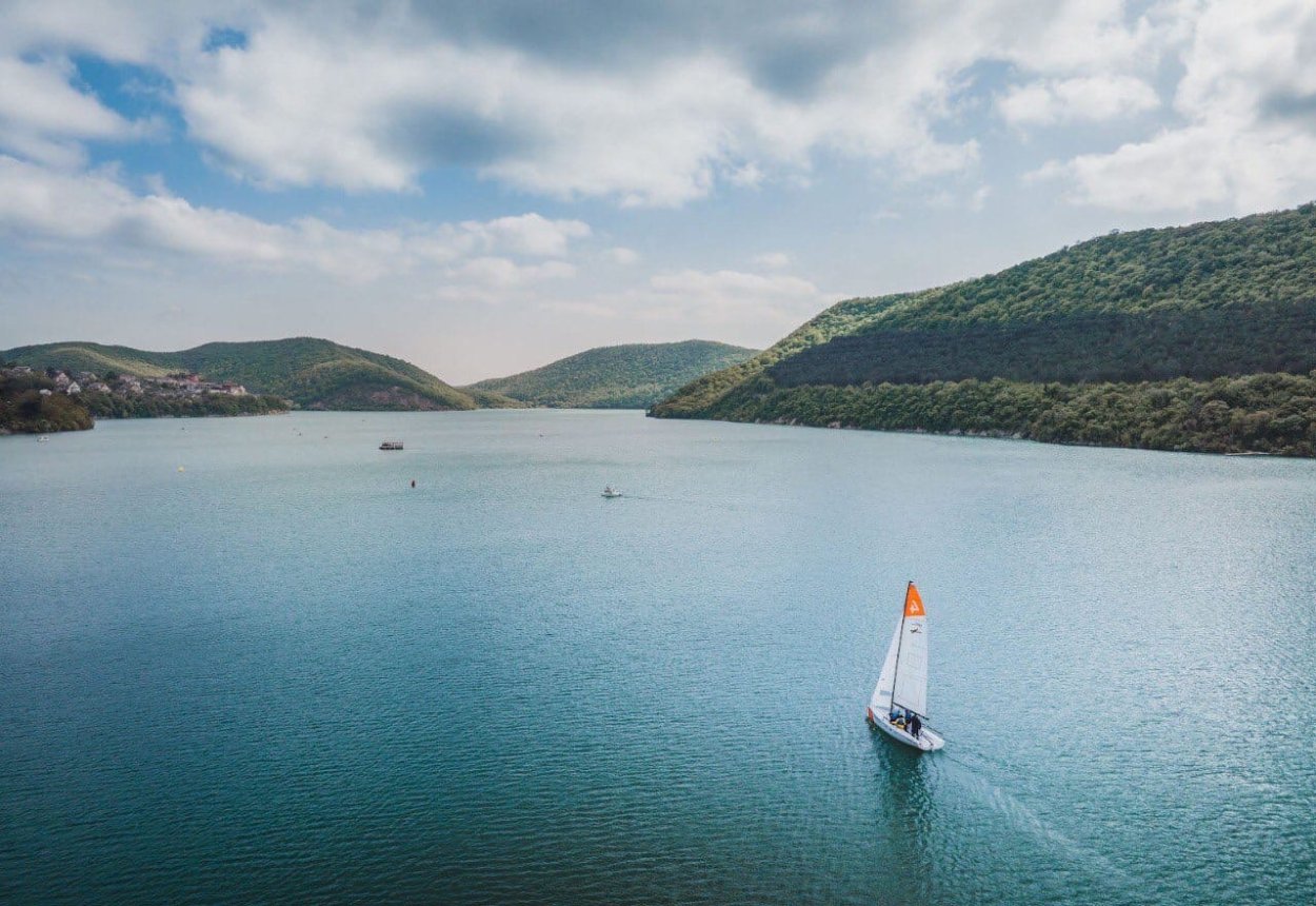 Монбель озеро