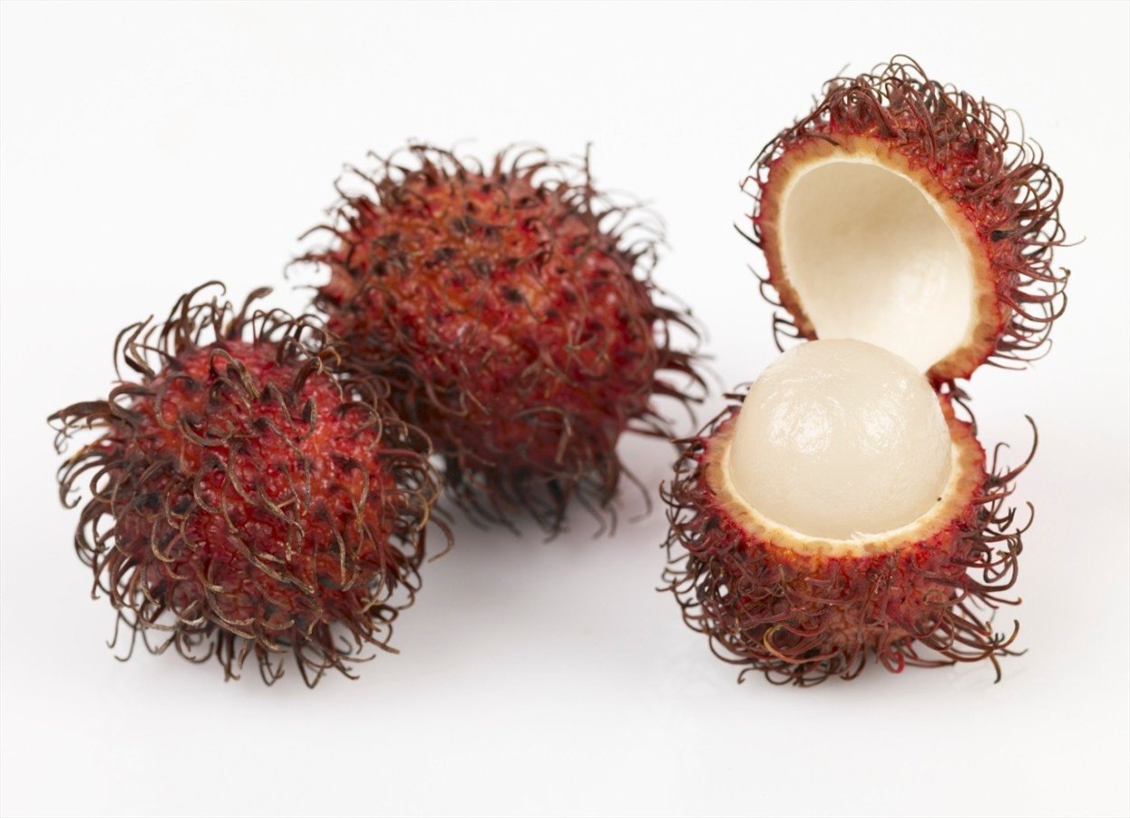 Экзотический фрукт рамбутан