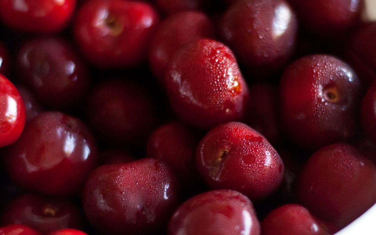 Обои на рабочий стол 1920х1080 вишня