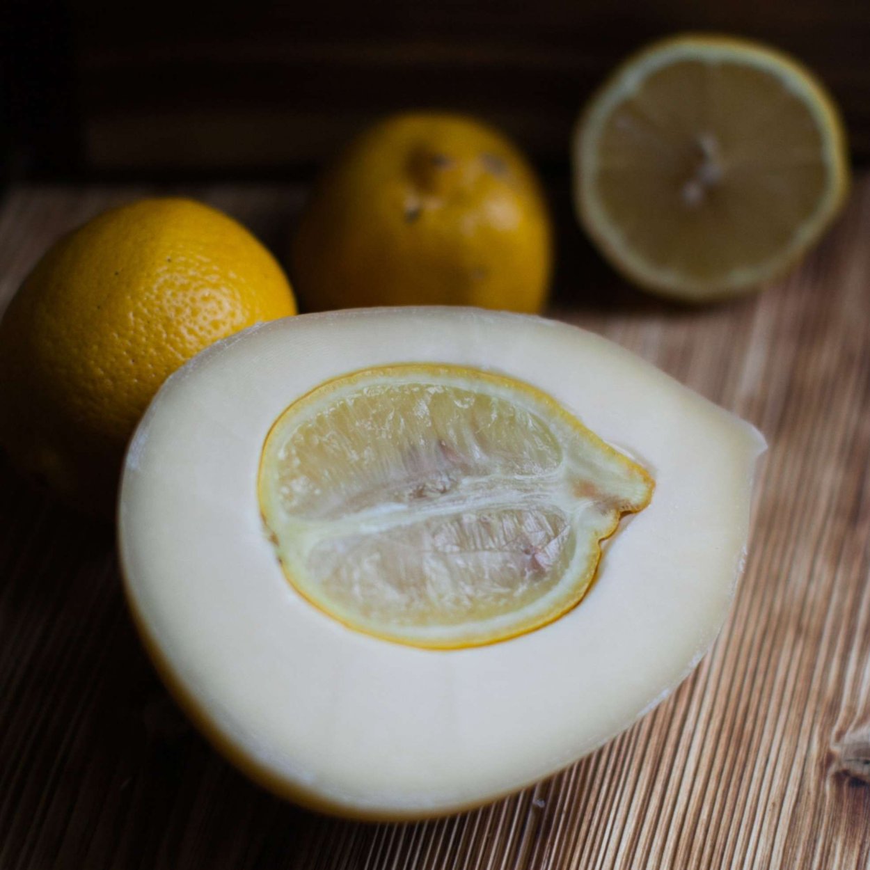 Качокавалло с лимоном внутри