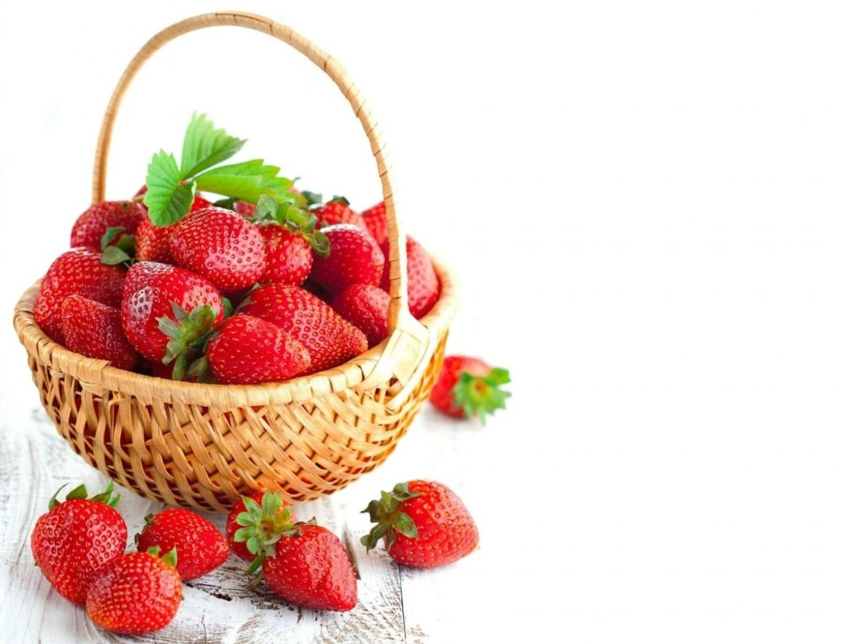 Корзинка с ягодами