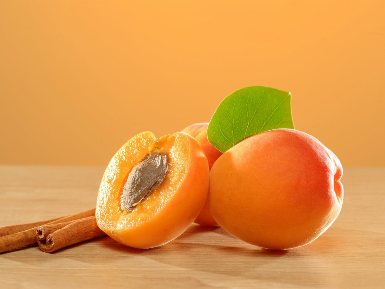 Фрукты абрикос