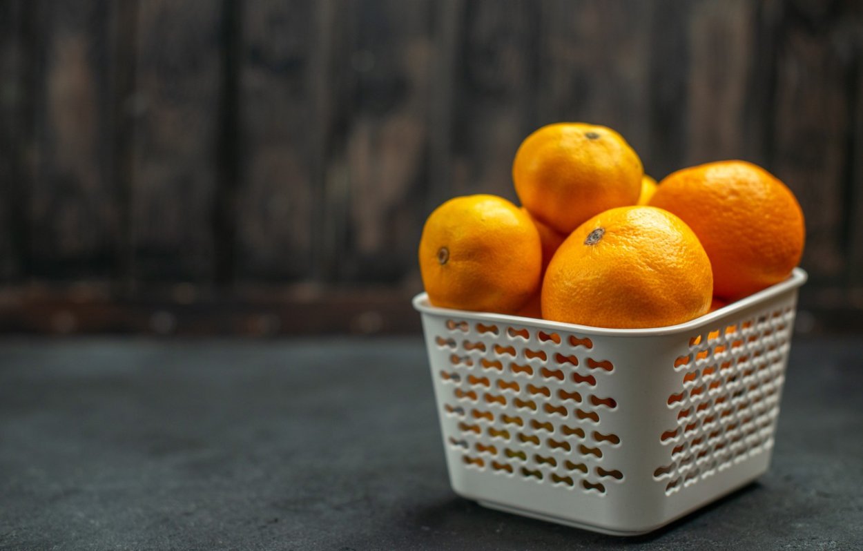 Корзина с мандаринами. Корзина с апельсинами. Апельсины, сетка. Golden Harvest мандарины. Сколько мандаринов в корзине