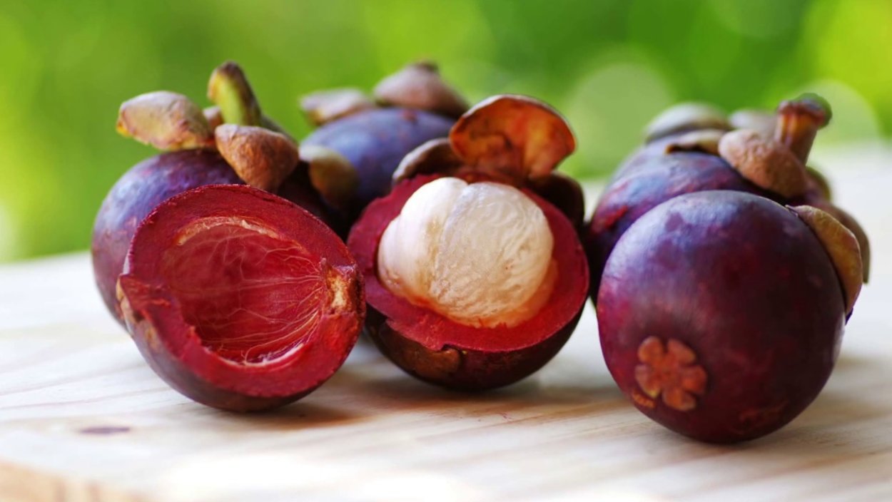 Экзотические фрукты мангостин