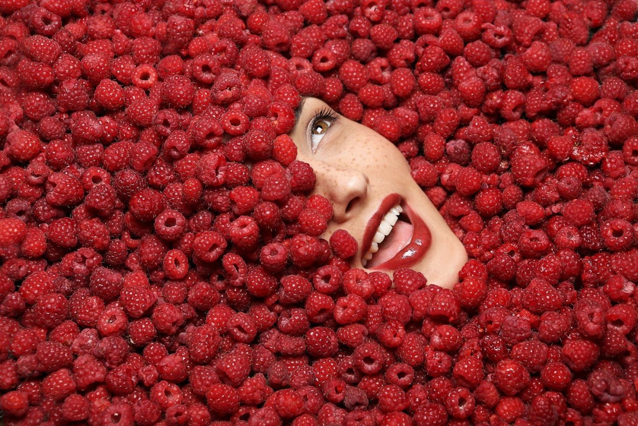 Малина с лицом