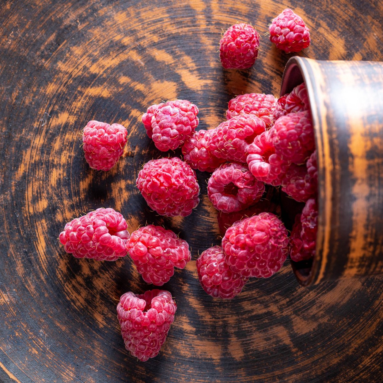 Чашечка с малиной