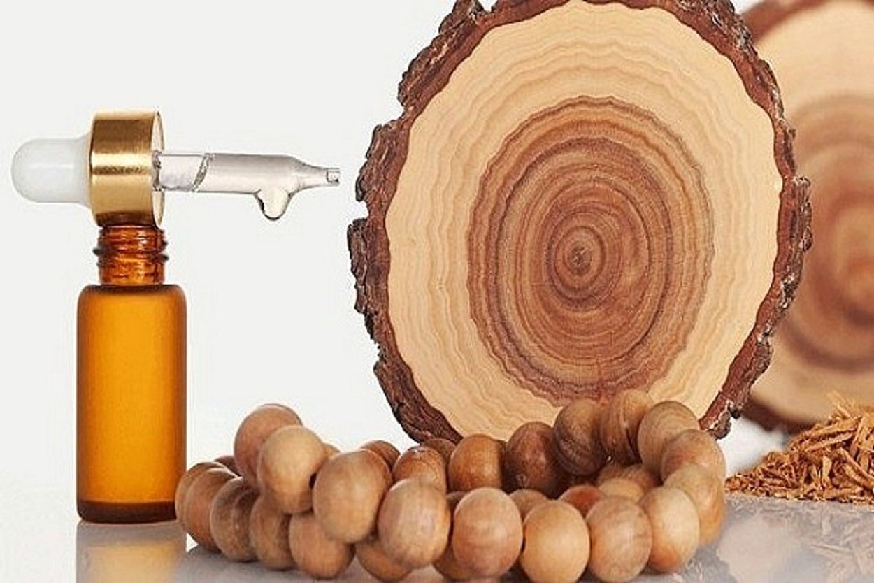 Эфирное масло сандалового дерева