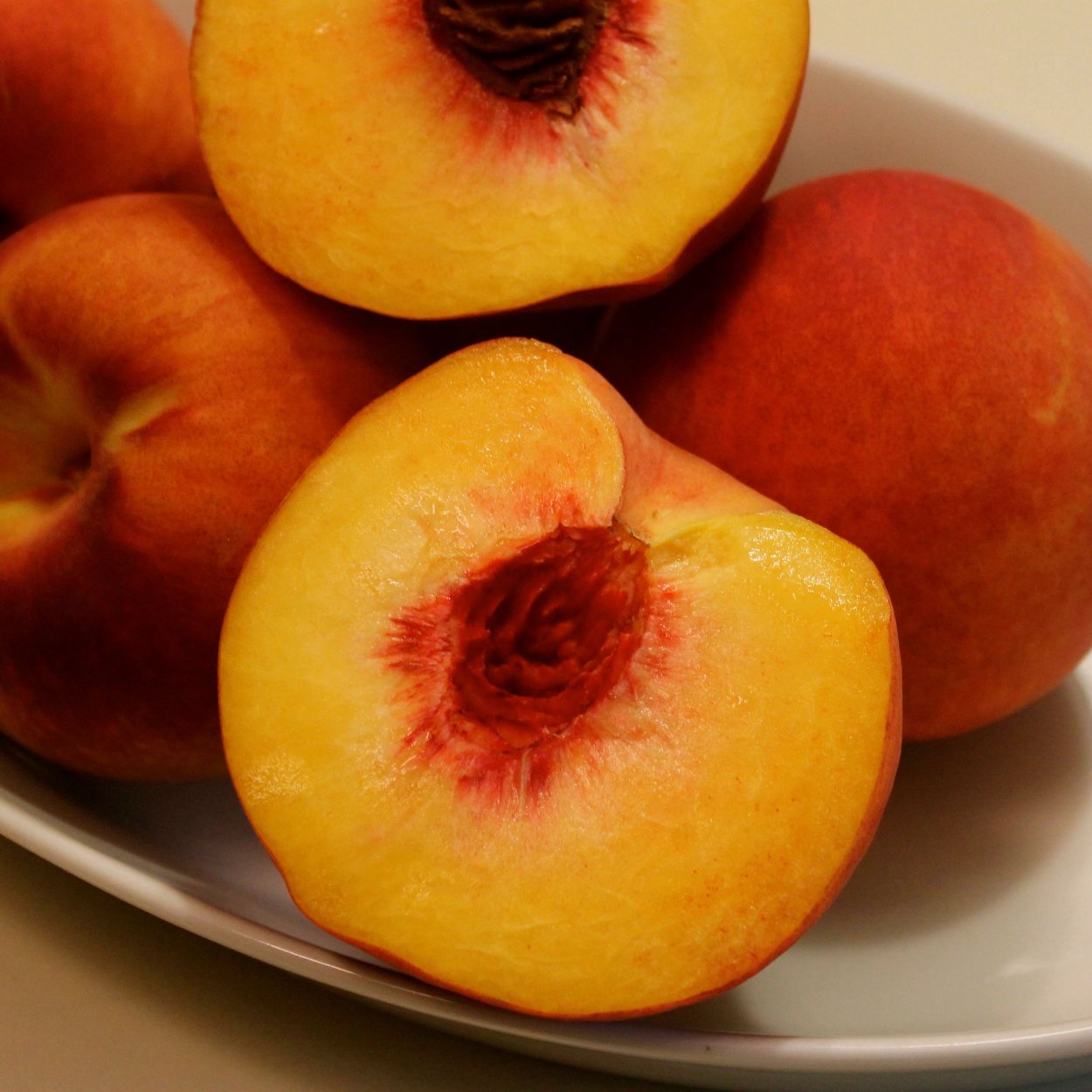 Смачный персик