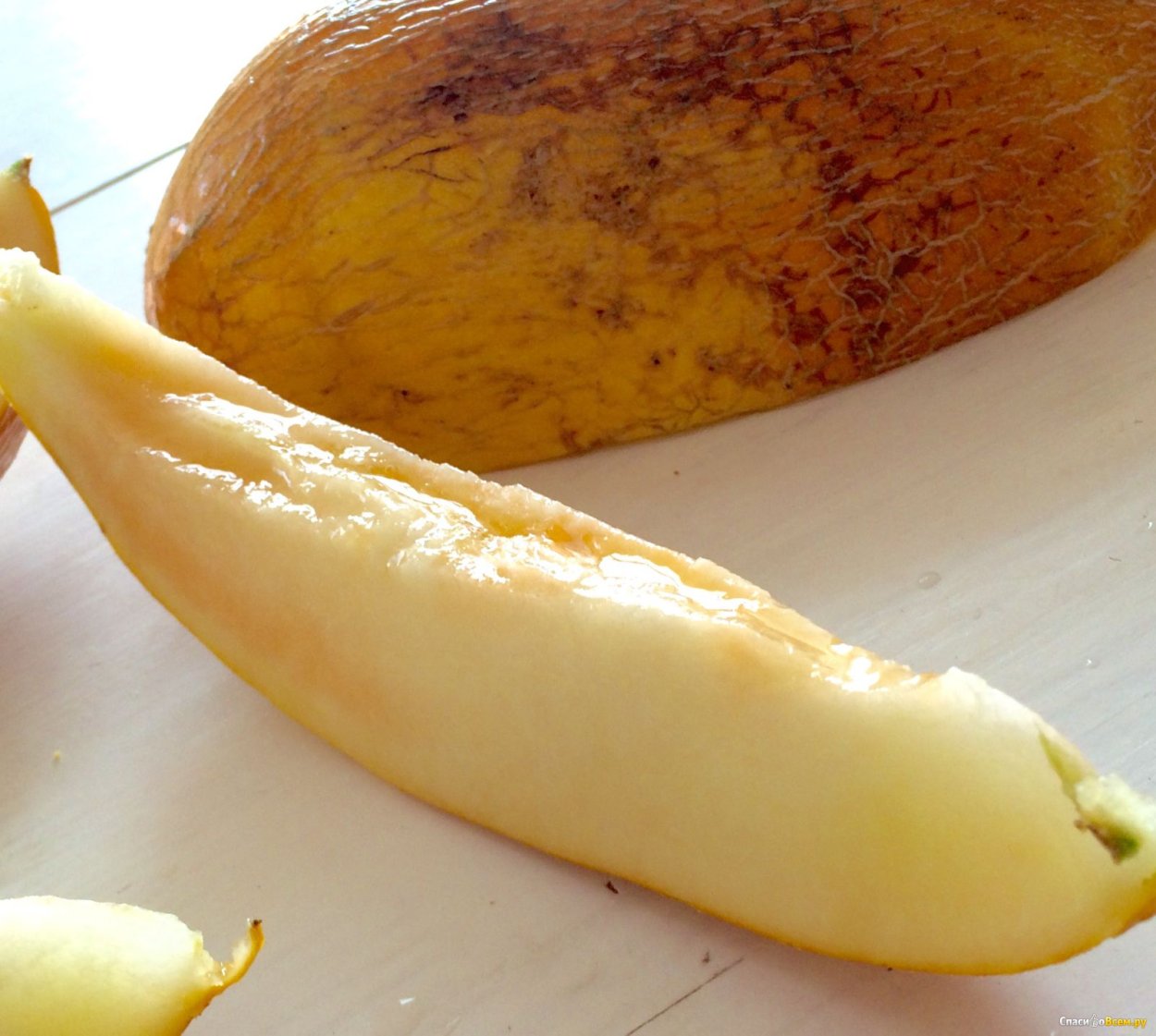 Дыня скрещенная с бананом