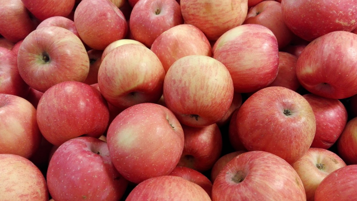 Яблоки красные крупные