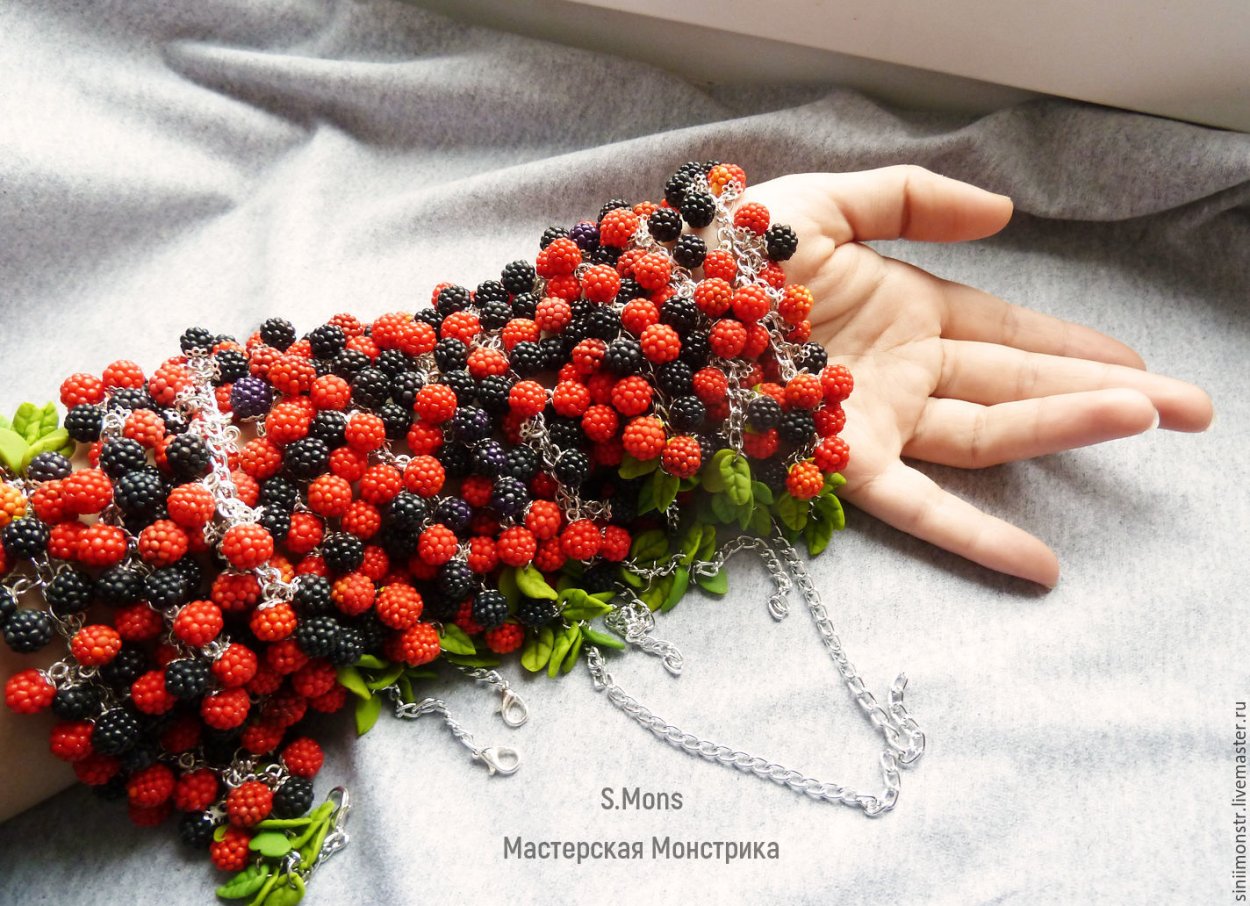 Ягоды из полимерной глины