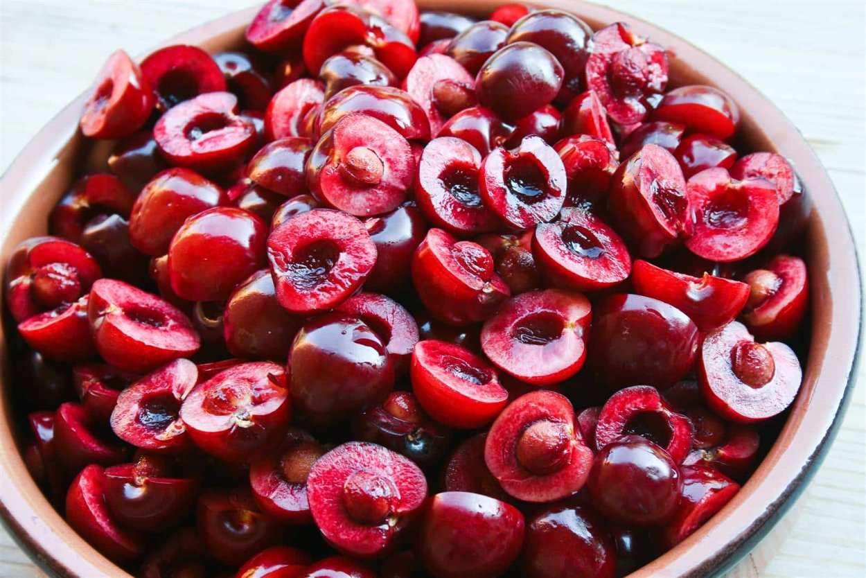 Косточка черешни