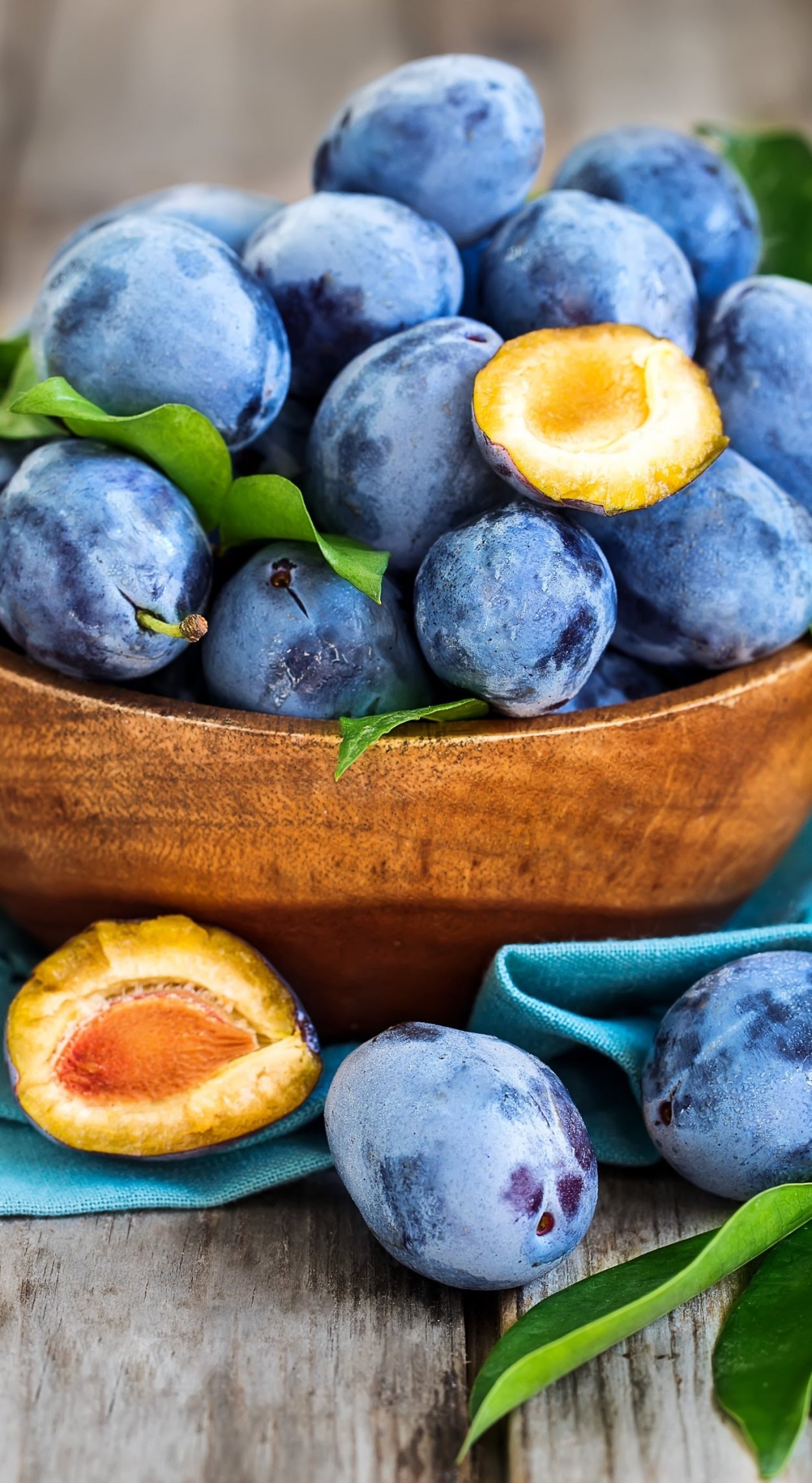 Синий фрукт