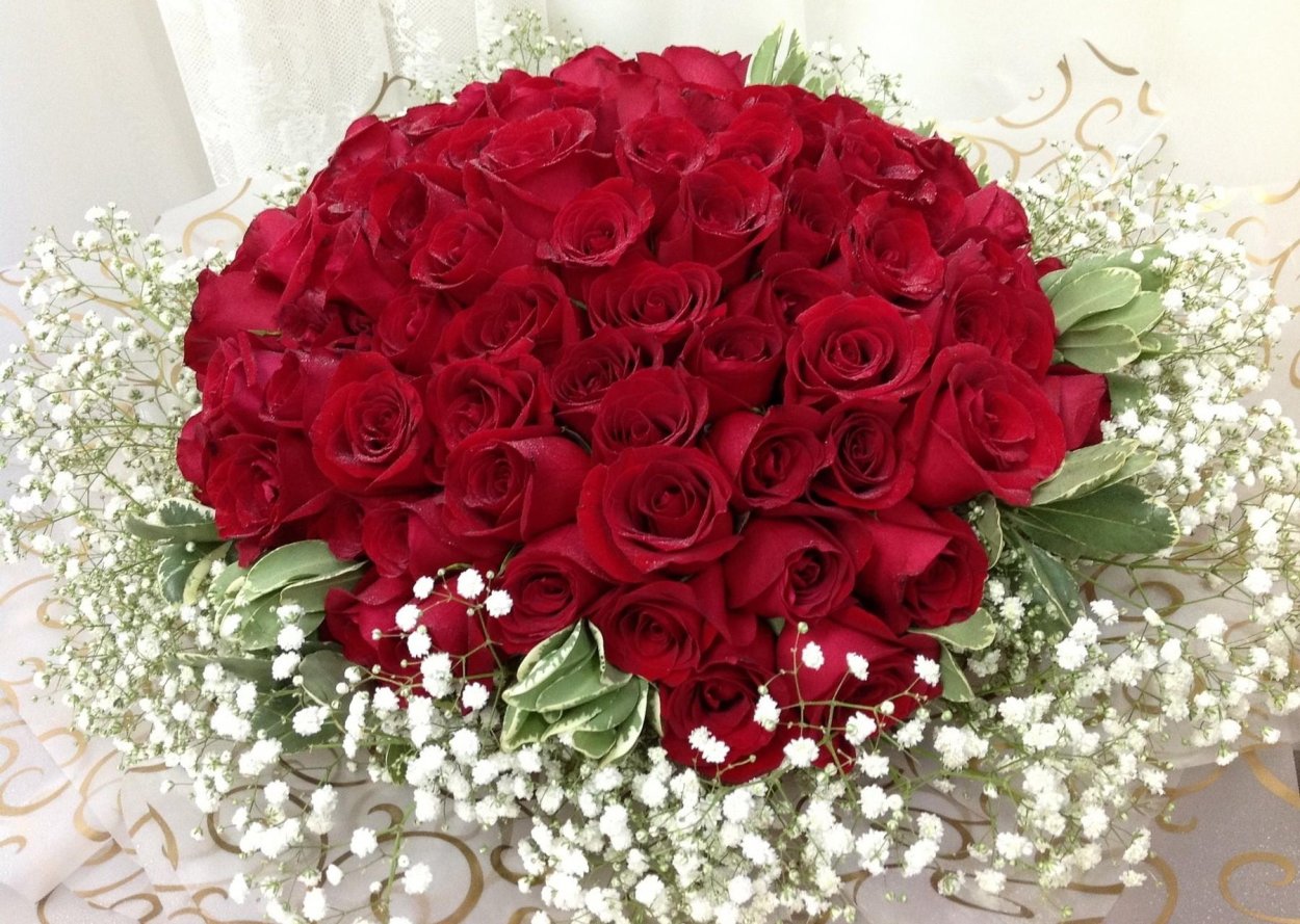 Роза шикарная