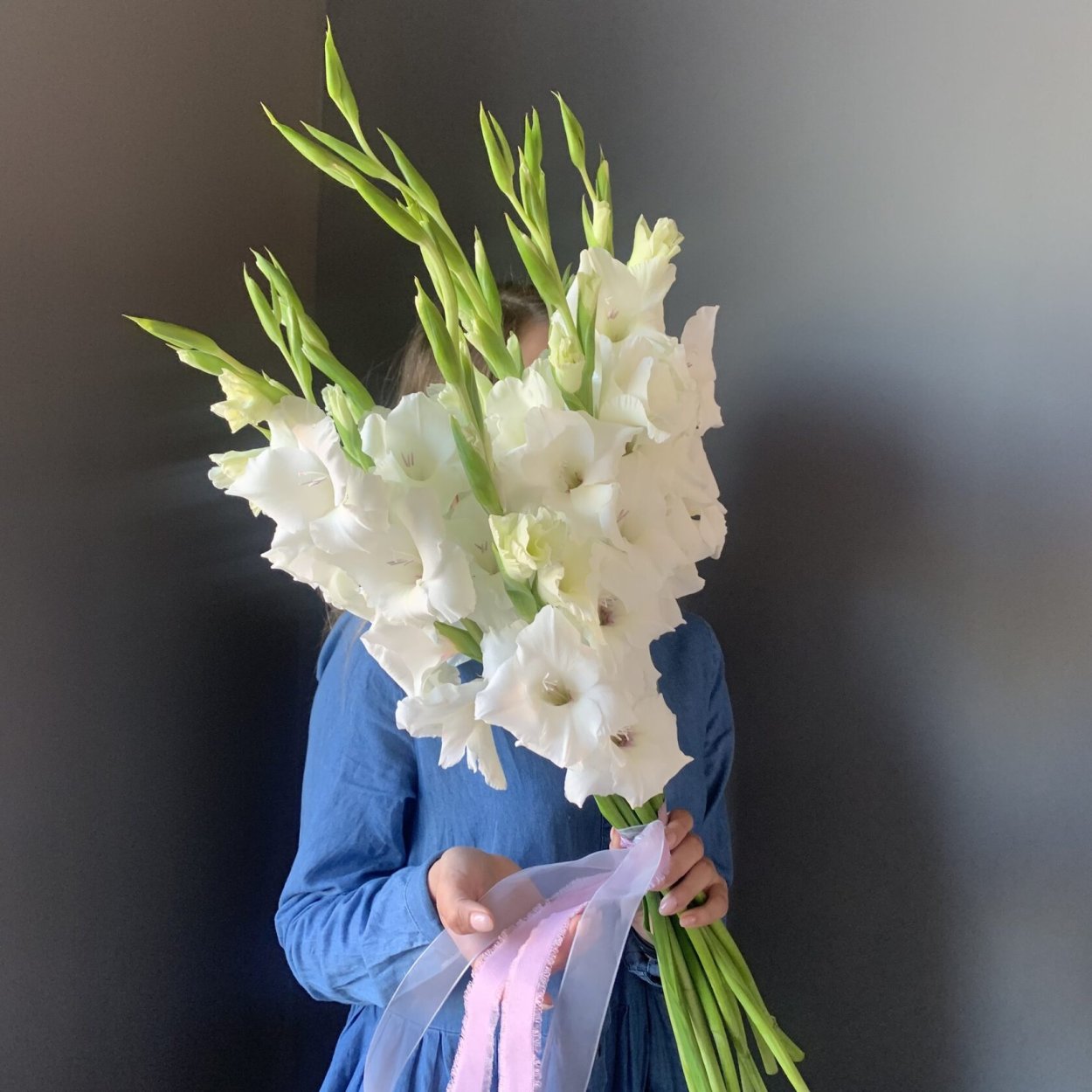 Букет с гладиолусами