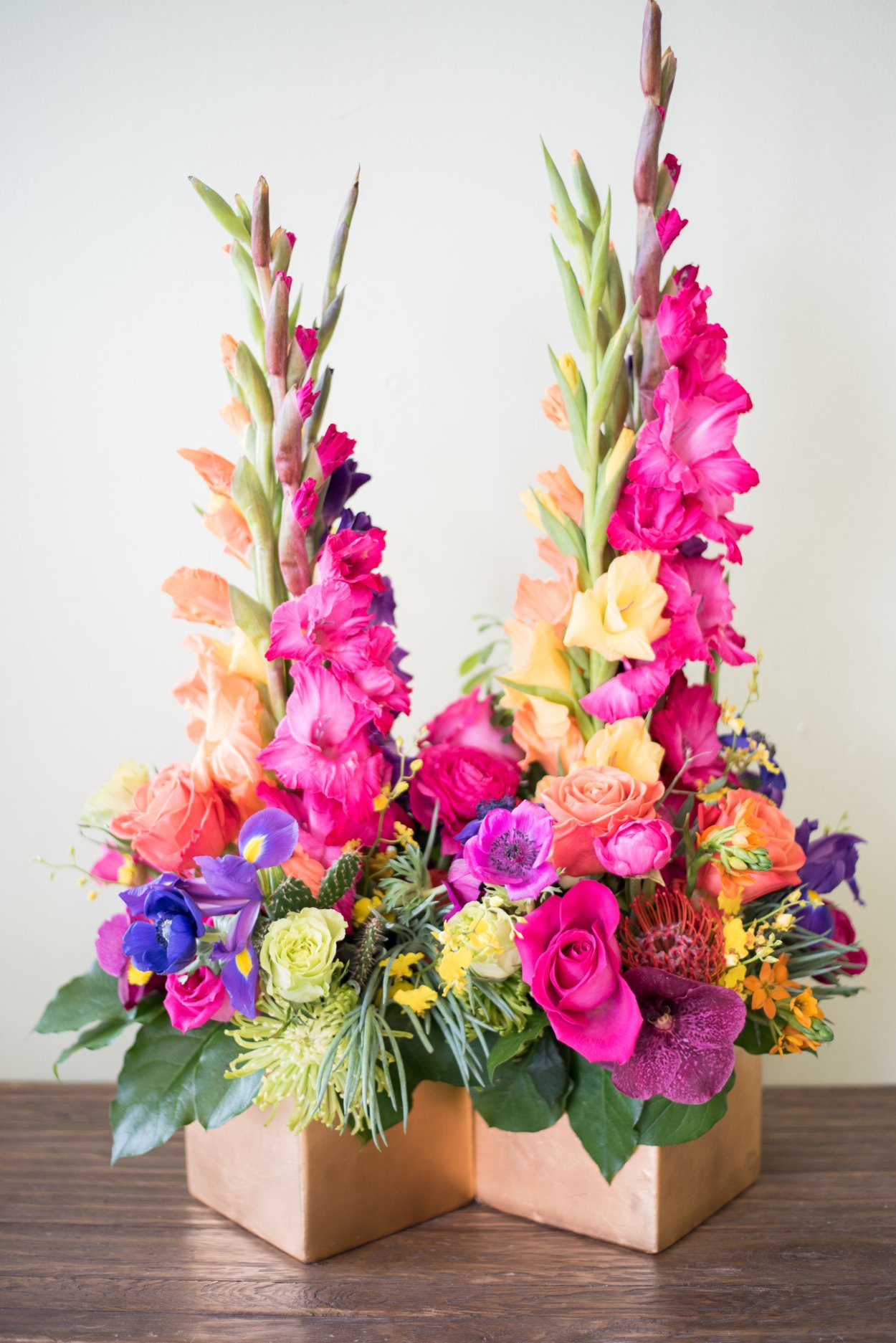 Композиции с гладиолусами