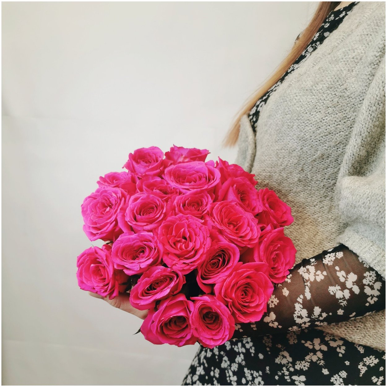 Букет из роз цвета фуксии