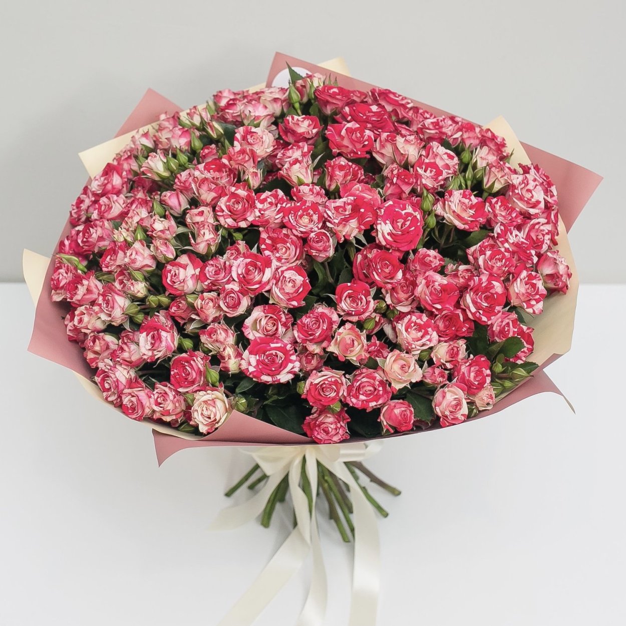 29 Кустовых роз