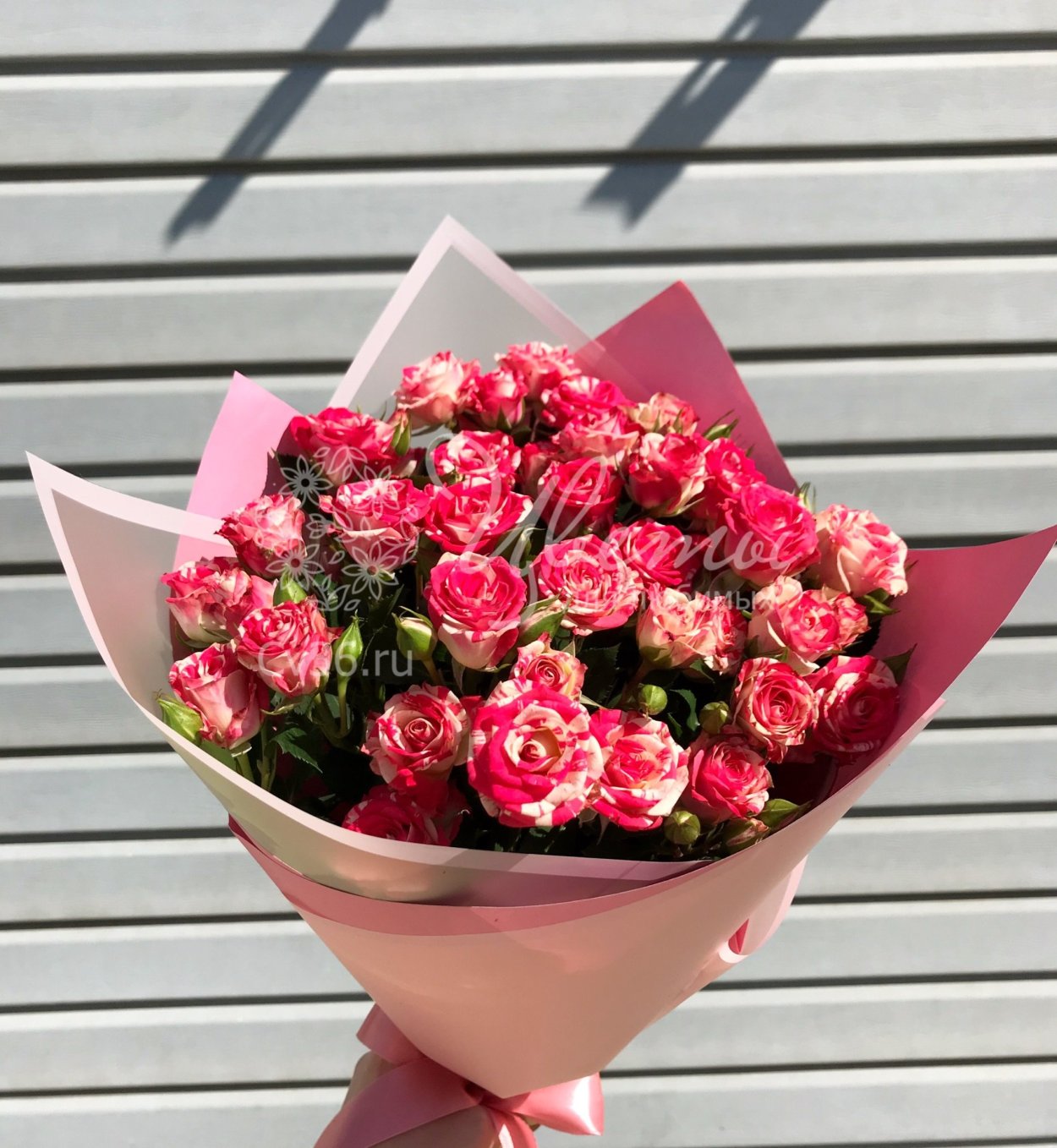 Букет кустовых роз