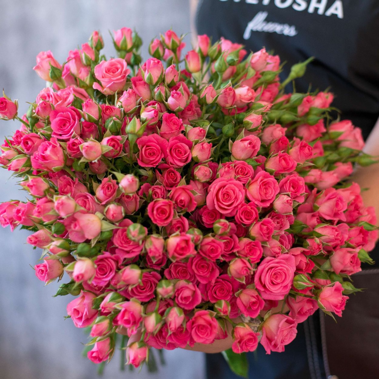 Роза кустовая Lyrica